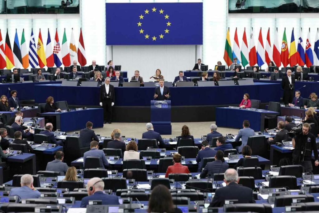 La plenaria del Parlamento Europeo aprobó la reforma de las reglas presupuestarias de la Unión Europea (UE). Foto: AFP