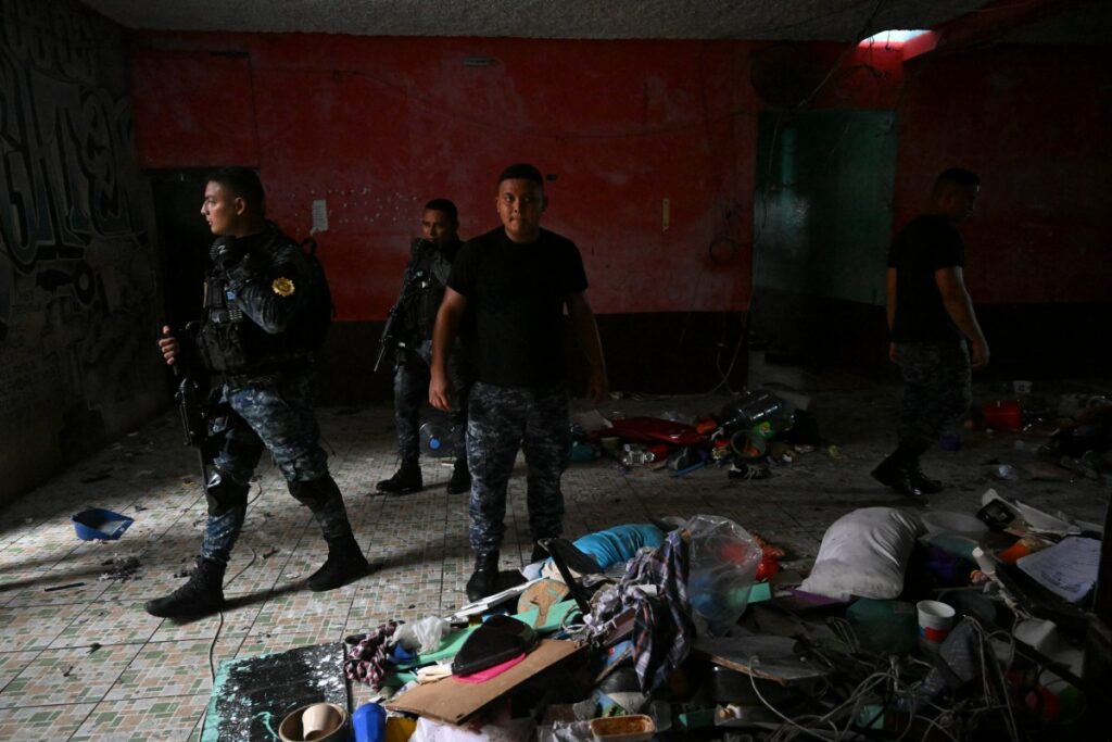 Guatemala recupera cárcel controlada por pandilleros