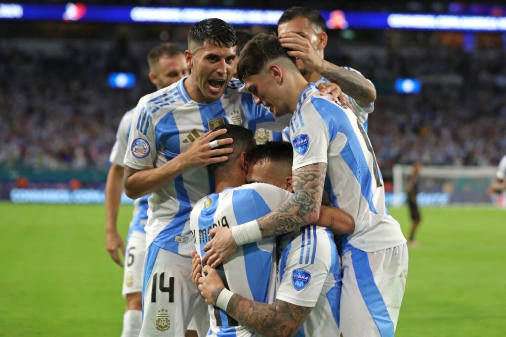 Argentina vence a peru y pasa a cuartos de la copa america