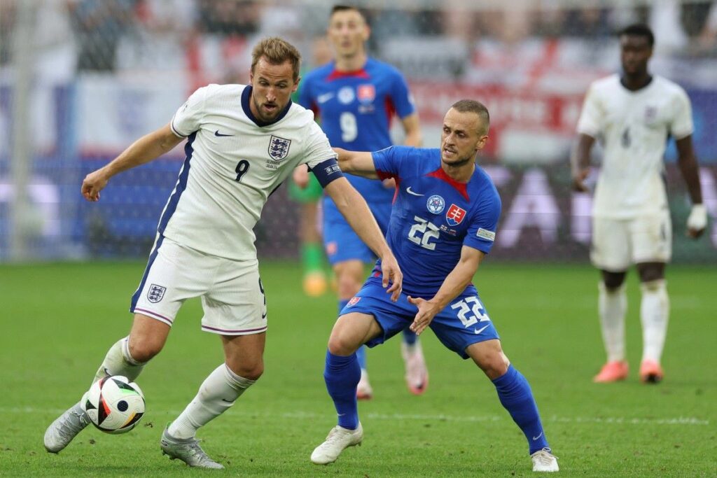 Inglaterra avanza a cuartos de la eurocopa