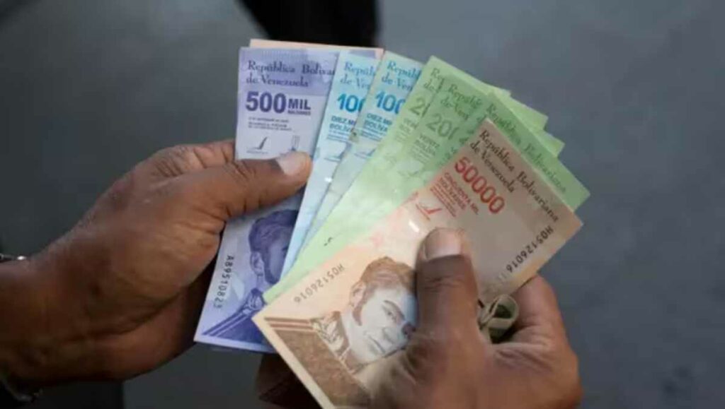 La inflación interanual en Venezuela cayó a 59.2 por ciento en mayo, manteniendo la tendencia a moderarse registrada. Foto: AFP