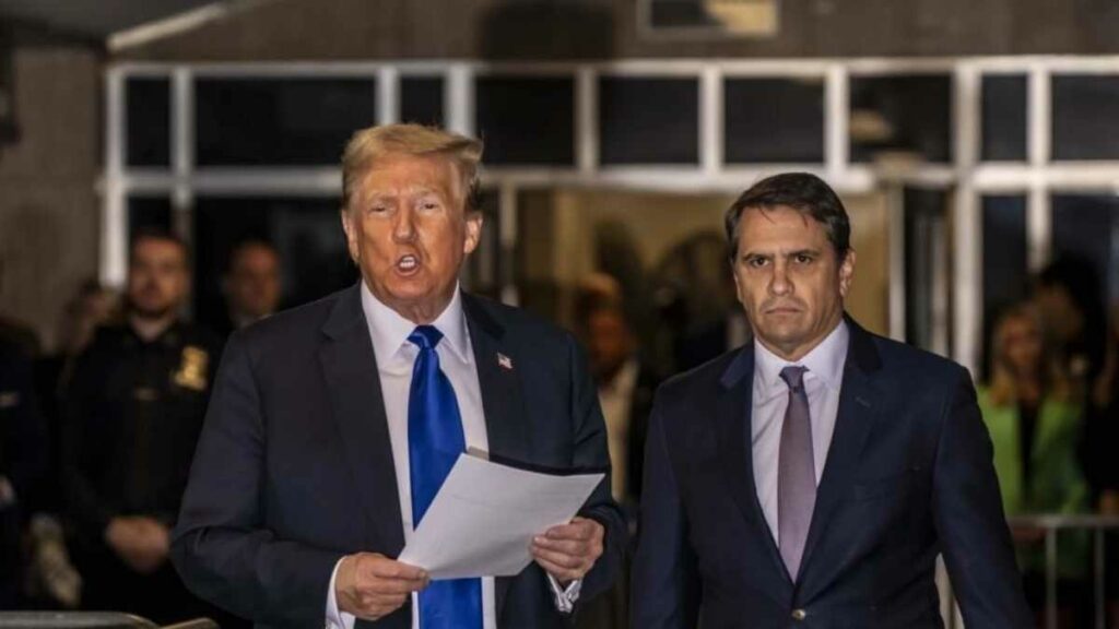 Donald Trump pidió a un juez que levante la orden de silencio que se le impuso durante su juicio penal en Nueva York. Foto: AFP