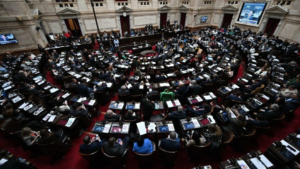 Parlamento argentino aprueba definitivamente paquete de reformas de Milei