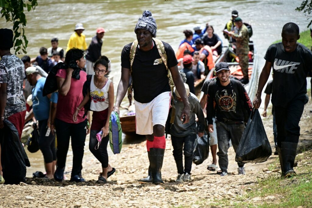 migrantes que crucen el Darién