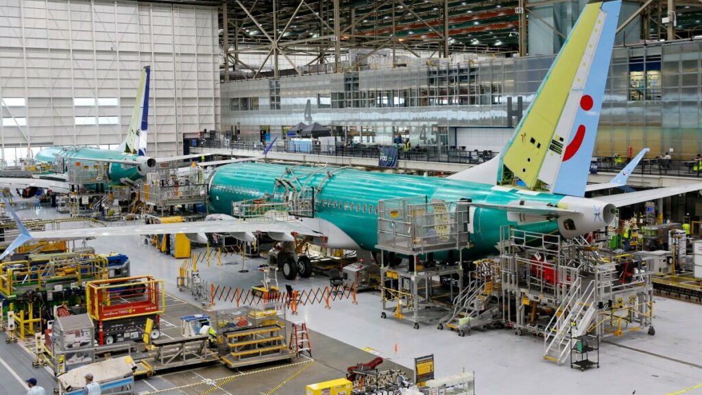 Justicia de EEUU ofrece acuerdo a Boeing sobre accidentes del 737 MAX, dice abogado de familias