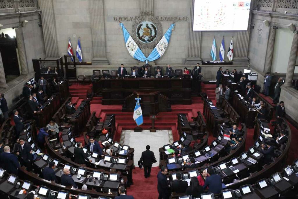 Congreso guatemalteco exhorta al presiente Arévalo a gestionar solicitud del TPS ante Estados Unidos