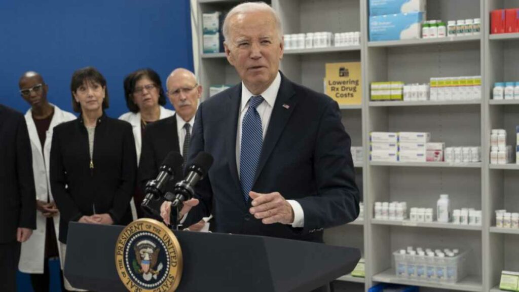 El presidente de Estados Unidos, Joe Biden, instó a las gigantes farmacéuticas a bajar los precios de medicamentos para la diabetes y la obesidad. Foto: AFP